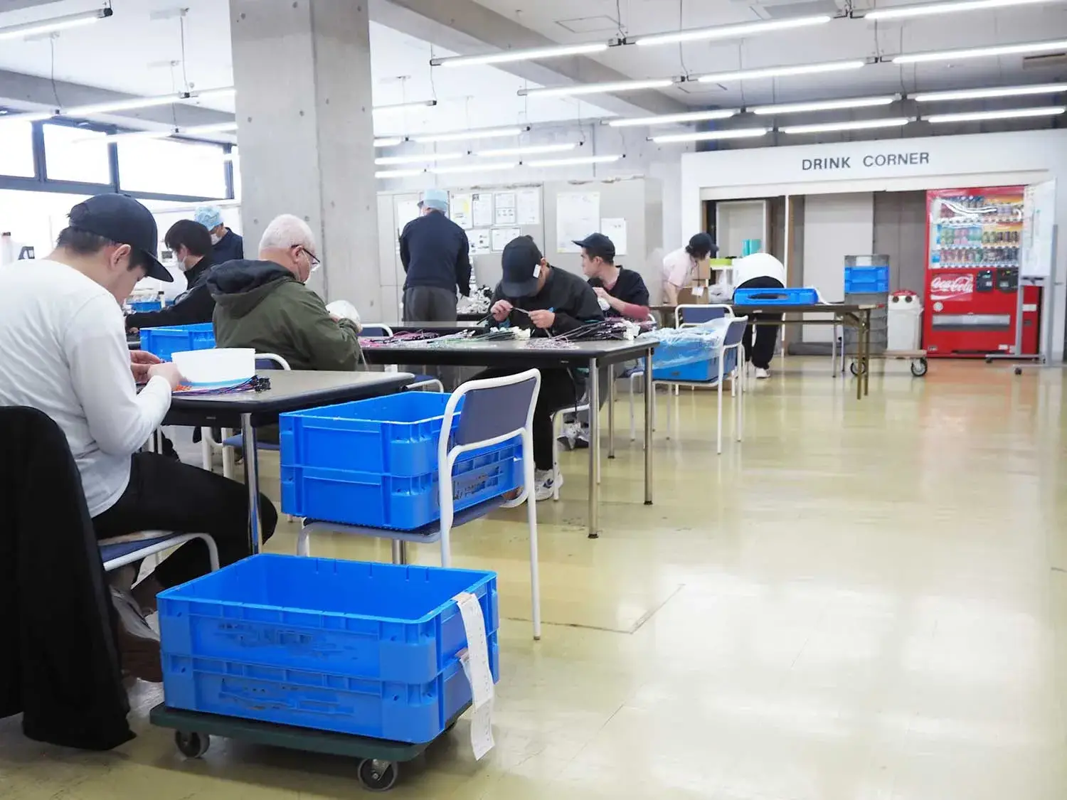 ◆自動車部品組立　電線をまとめる「ワイヤーハーネス」の組立を行います。作業手順書に沿って進めるので未経験でも安心。細かな手作業が得意な方や、集中して黙々と作業したい方に向